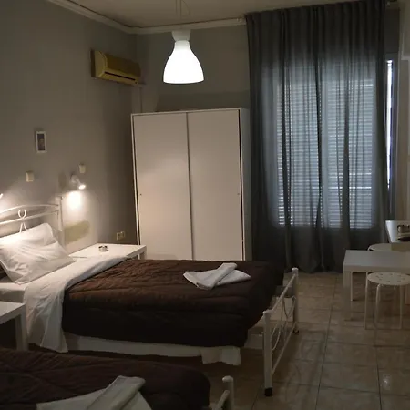 Albion Otel Atina