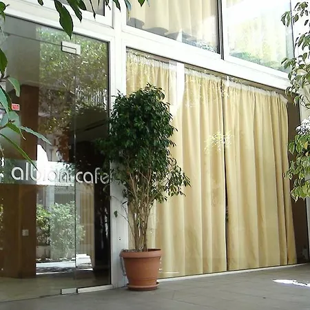 Albion Hotell 2*